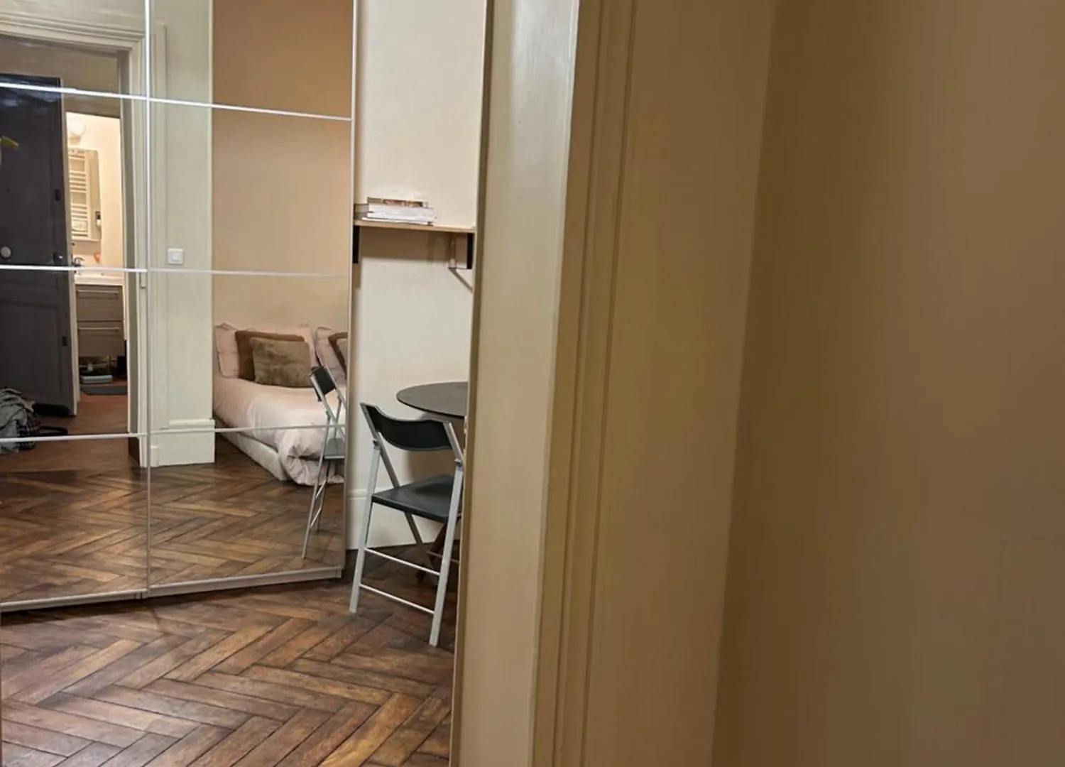 Typiquement Parisien Cosy Apartment Paris
